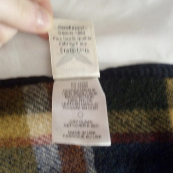 Pendleton Portland Rose Home Collection Roll Up Blanket- 70" X 60" - Picture 11 of 15